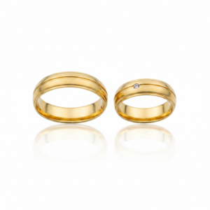 Par de Alianças com Friso Central e Diamante em Ouro 18K-7mm