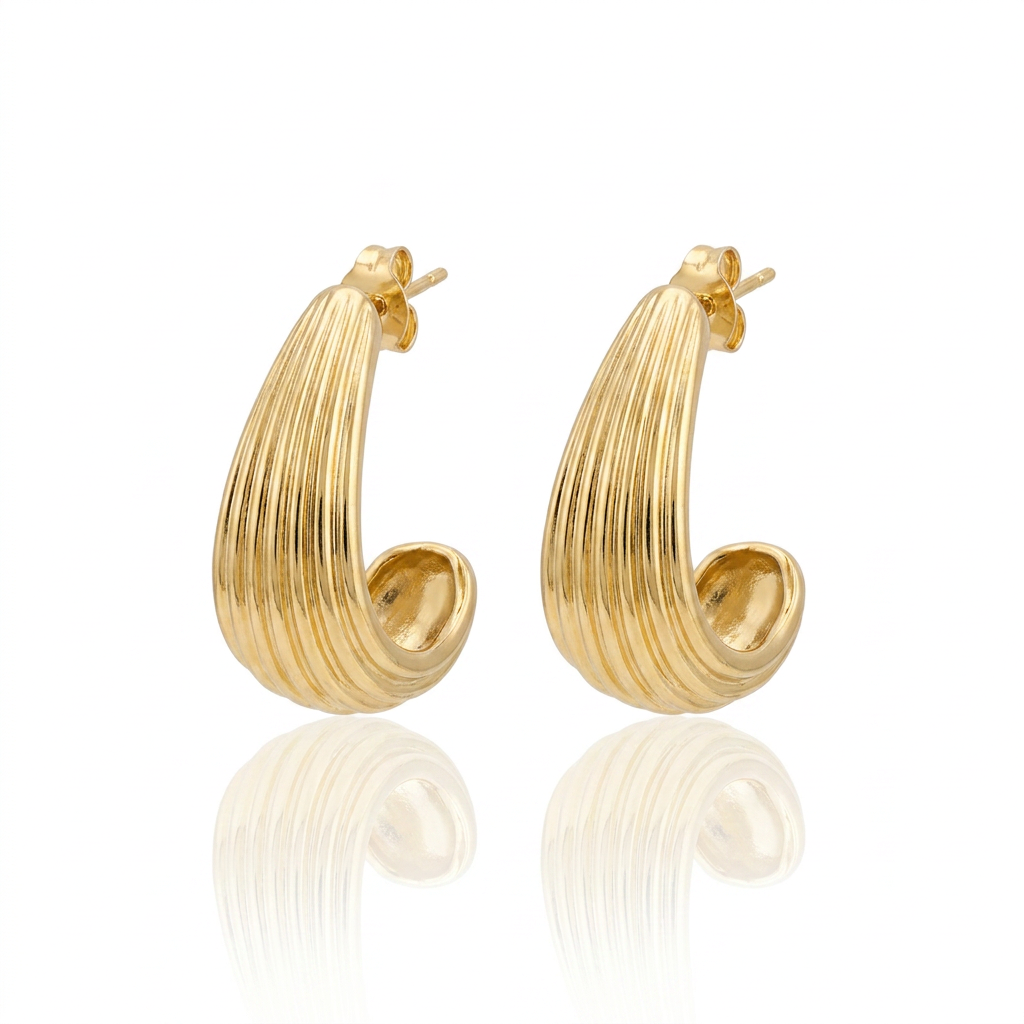 Brinco Meia Argola Canelada Dourée em Ouro 18K